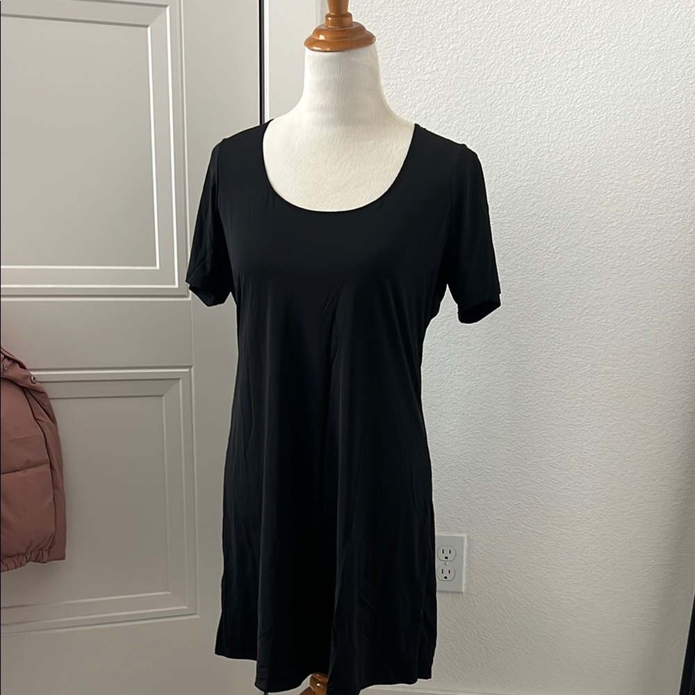 Black Silky short sleeve nightgown NWOT